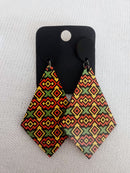 Brincos Amadeirados Summer Print - São 36 cores e formas pra celebrar sua beleza!